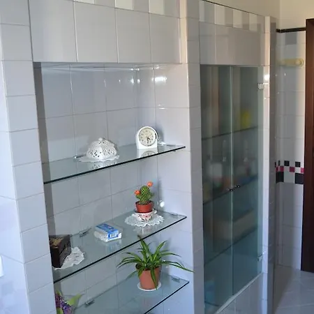 לינה וארוחת בוקר Marena